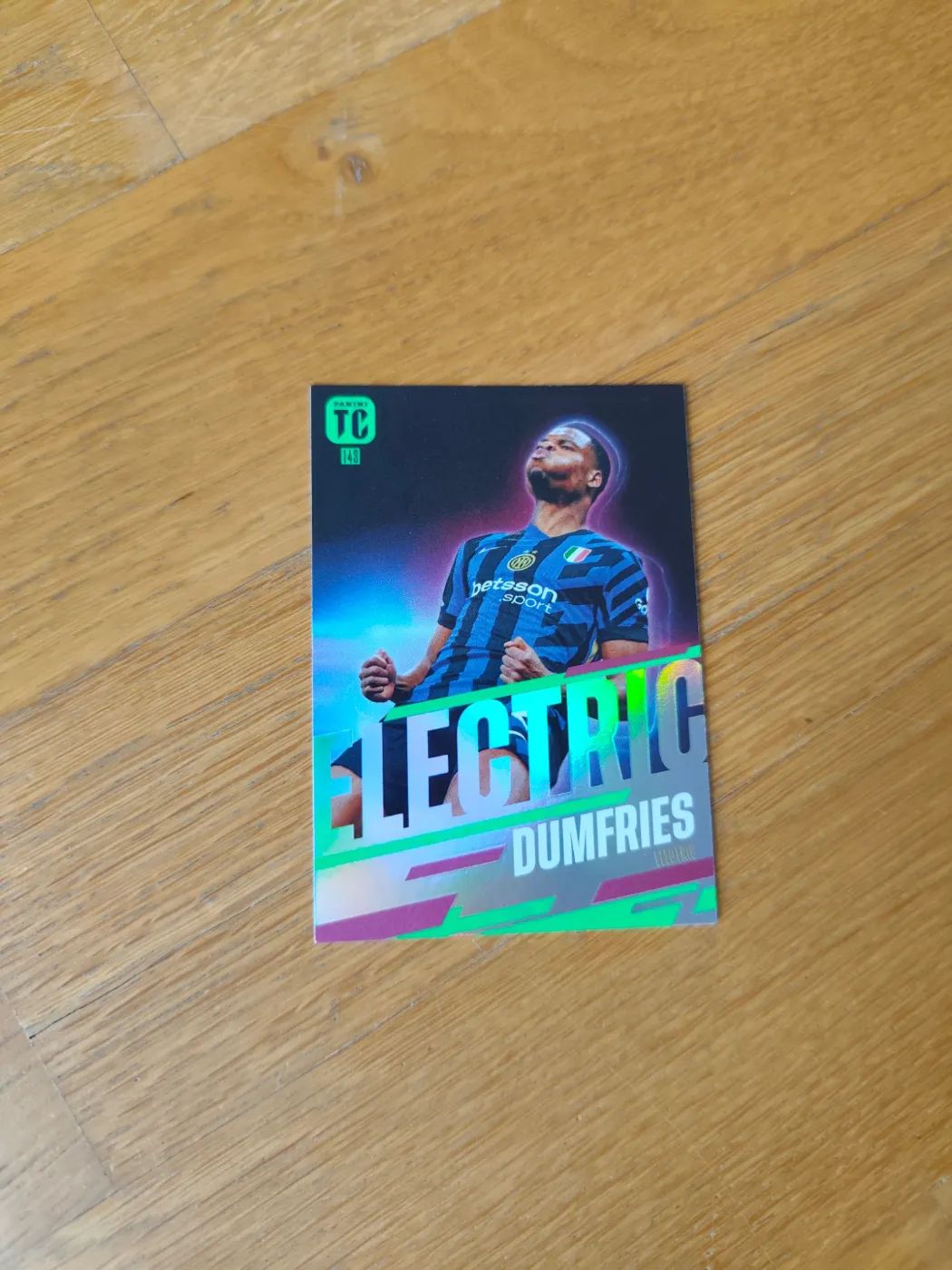 Fussballkarte: Denzel Dumfries, Inter Mailand, Panini Top Class 2024, Electric